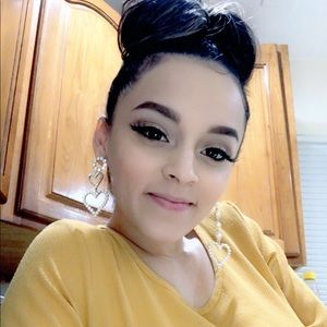 Meet your Posher, Angelina